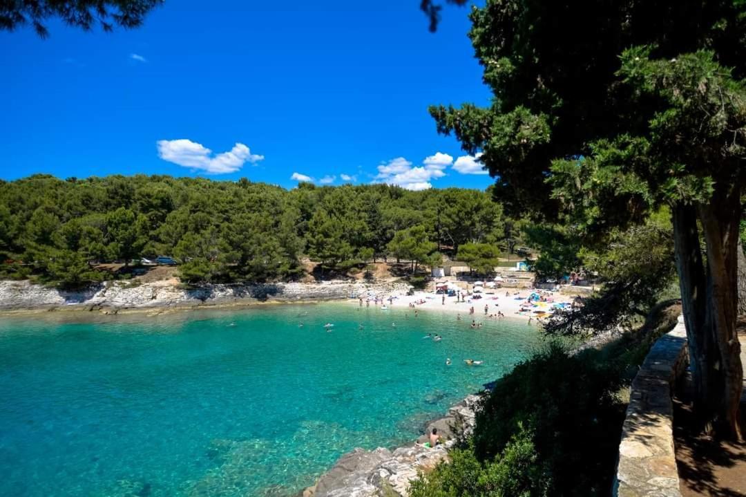 Apartment Tomas Near The Beach プーラ エクステリア 写真