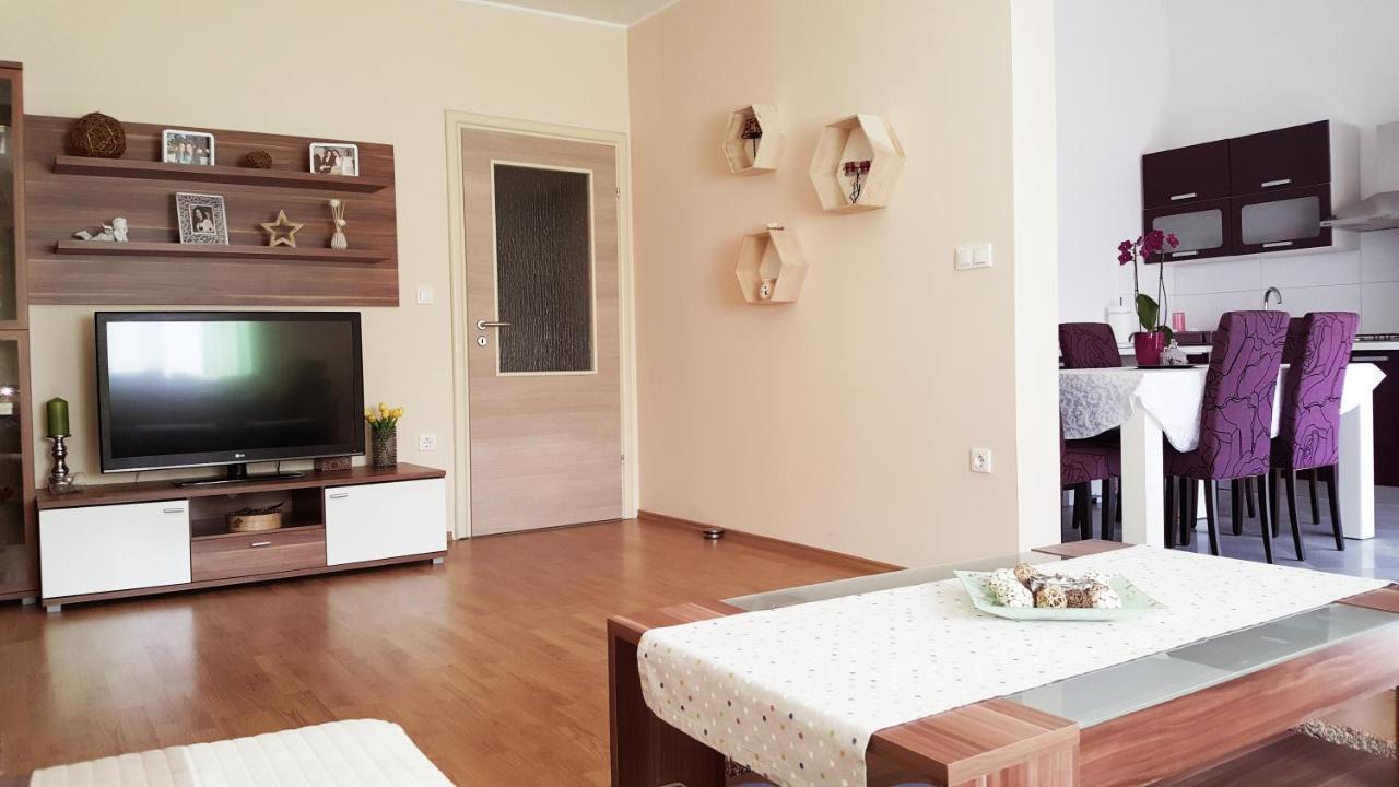 Apartment Tomas Near The Beach プーラ エクステリア 写真